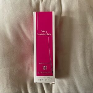 Givenchy Very Irresistible in Pink and white Box